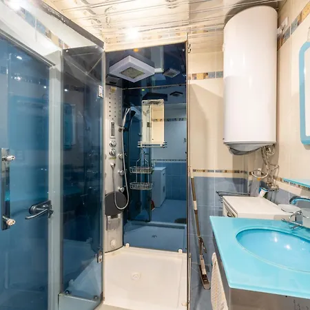 Apartment Oasis With 2 Bedrooms Varna